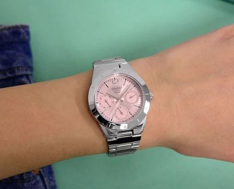 Годинник Casio LTP-2069D-4AVEG