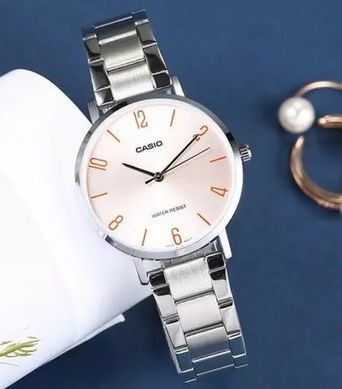 Годинник Casio LTP-VT01D-4B2