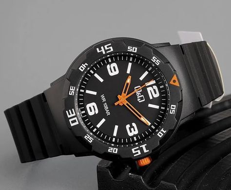 Годинник Q&Q V02A-015V