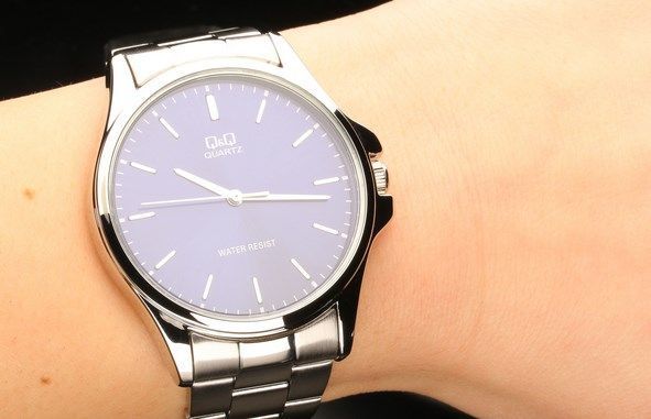 Годинник Q&Q QA06-202