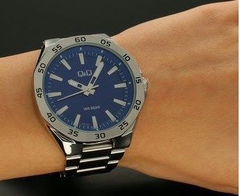 Часы Q&Q QZ82-202